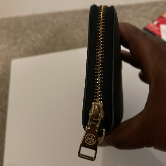 Tory Burch Long Zip Wallet - Picture 5 of 17